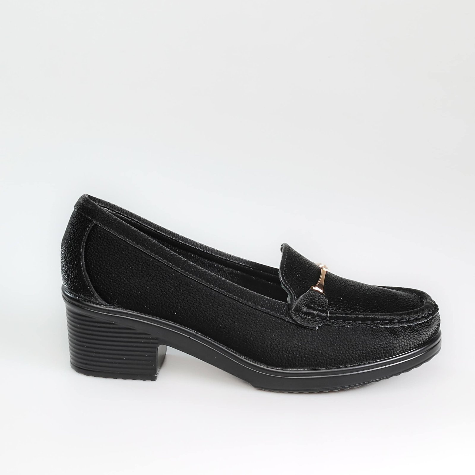 Ocre – Mocassins demi talon en Noir.