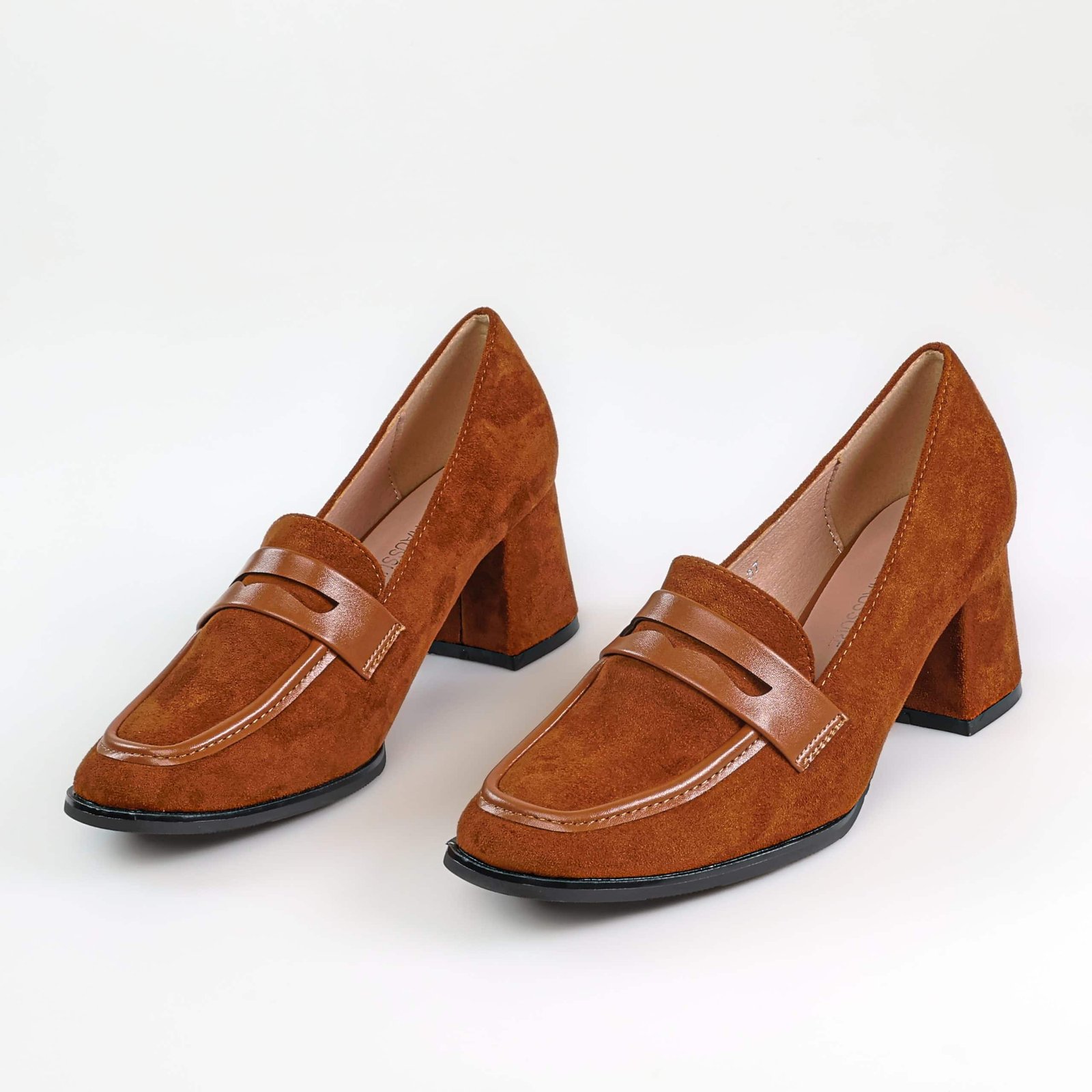 ARK – Derbies Femmes en Camel.