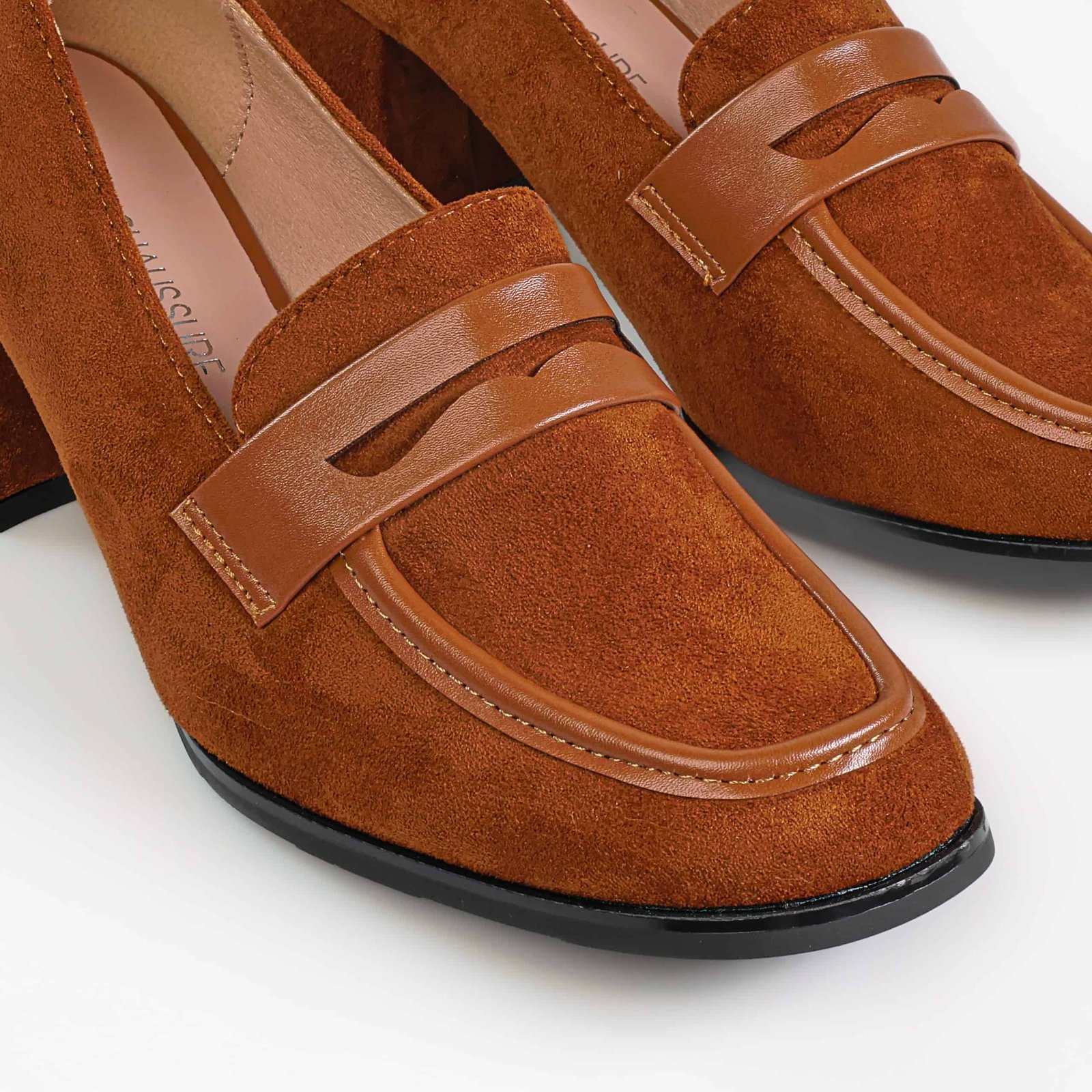 ARK – Derbies Femmes en Camel.