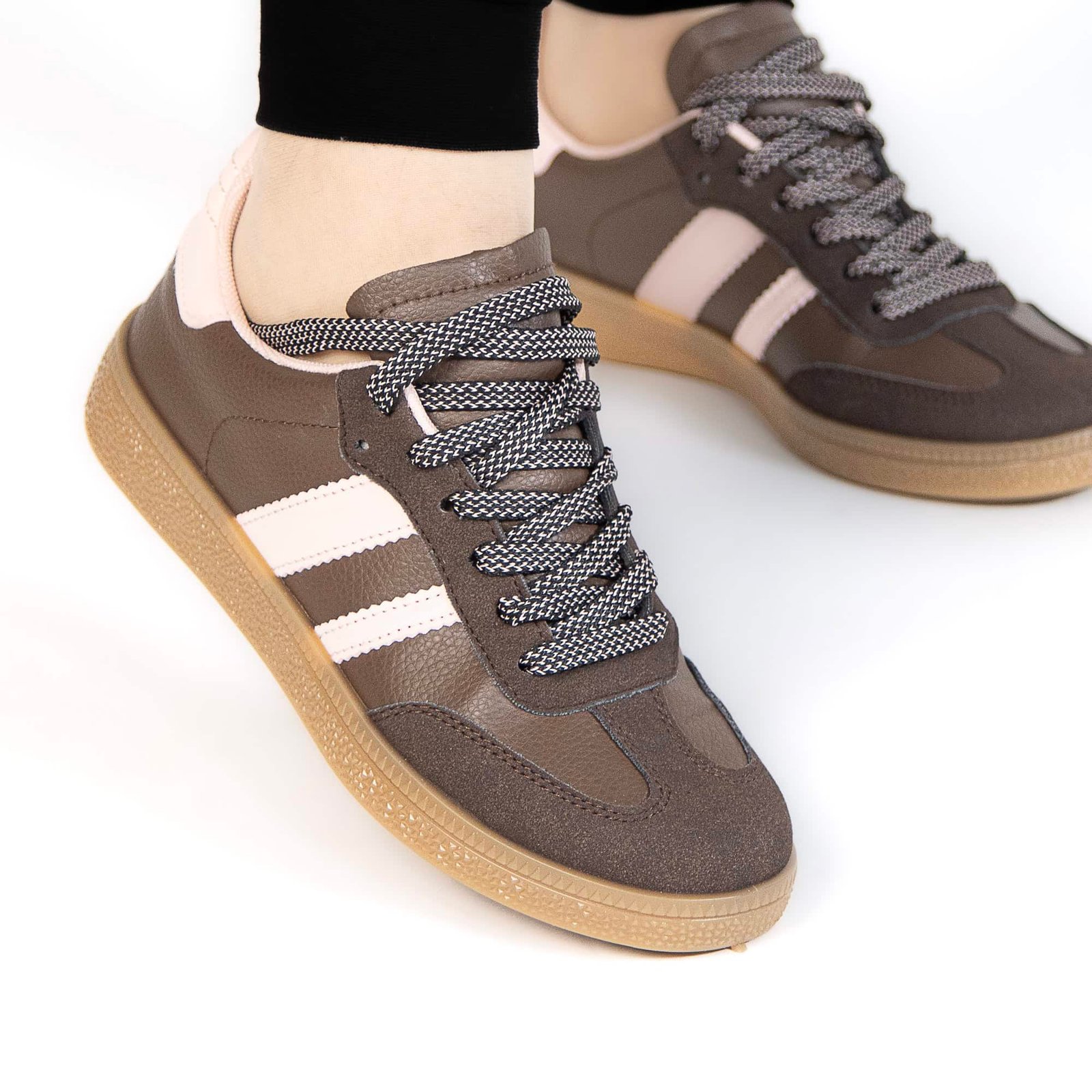 Tempo – Baskets Femmes en Marron.
