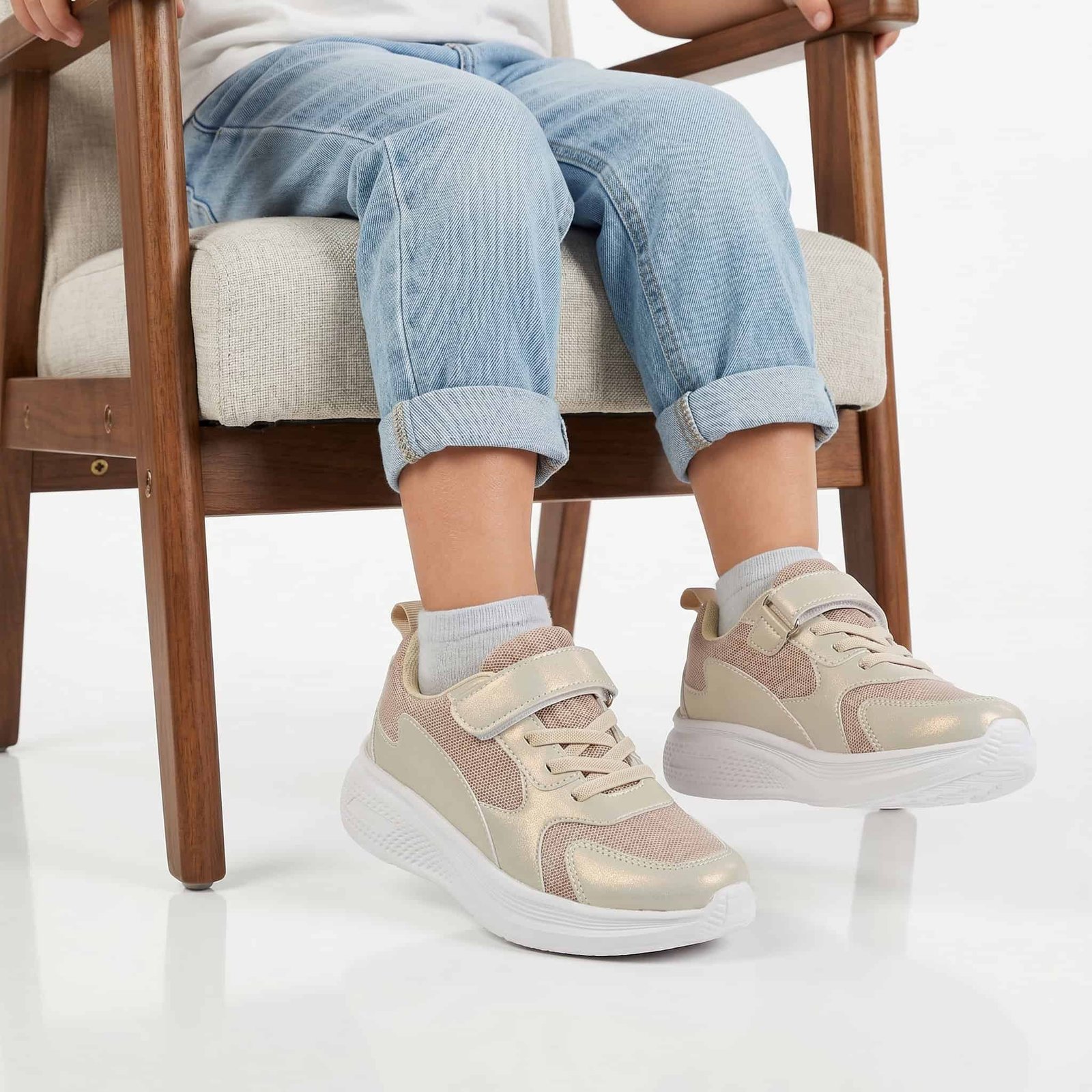 Ghali – Baskets Enfants en Beige.