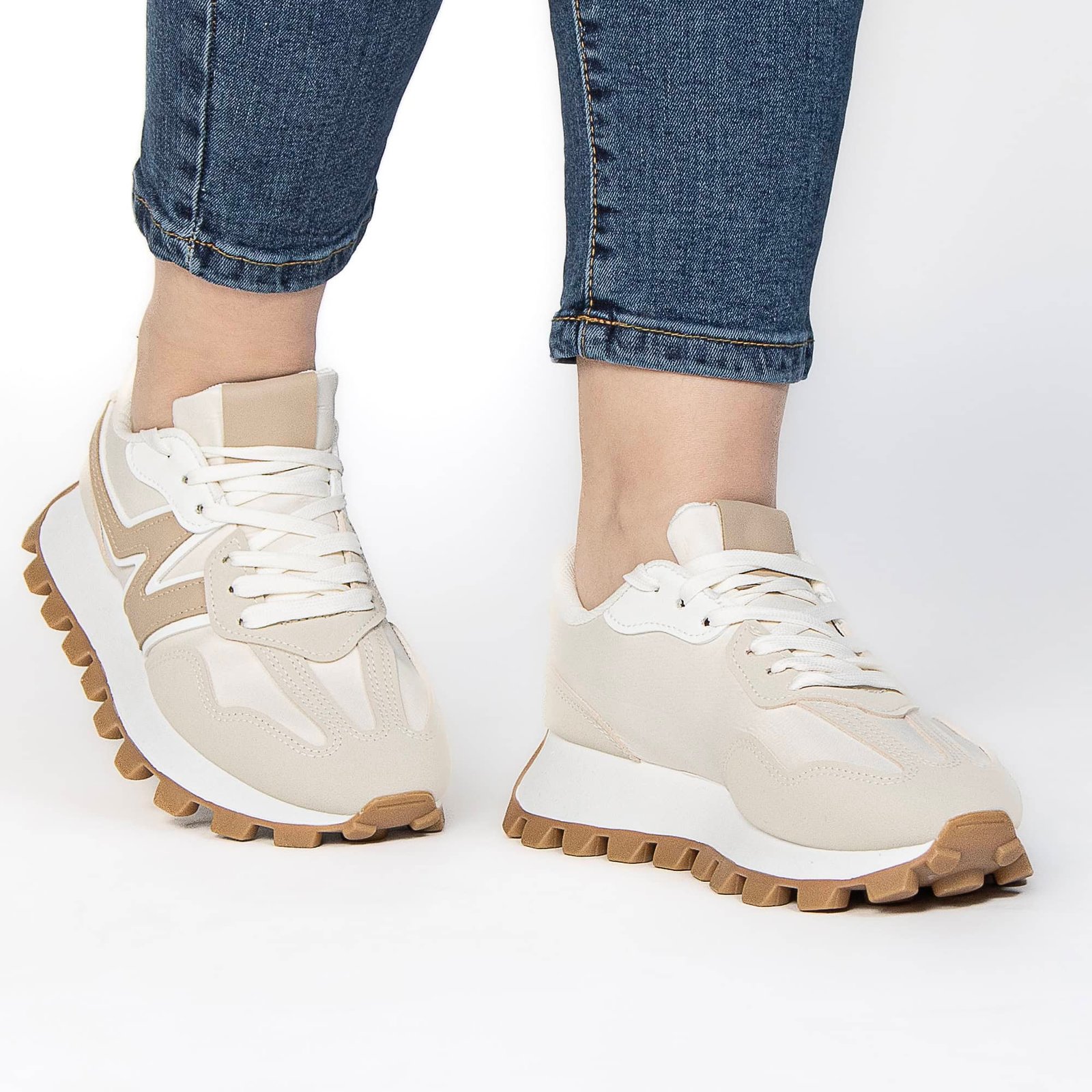 VANESSA – Baskets femmes en Beige.