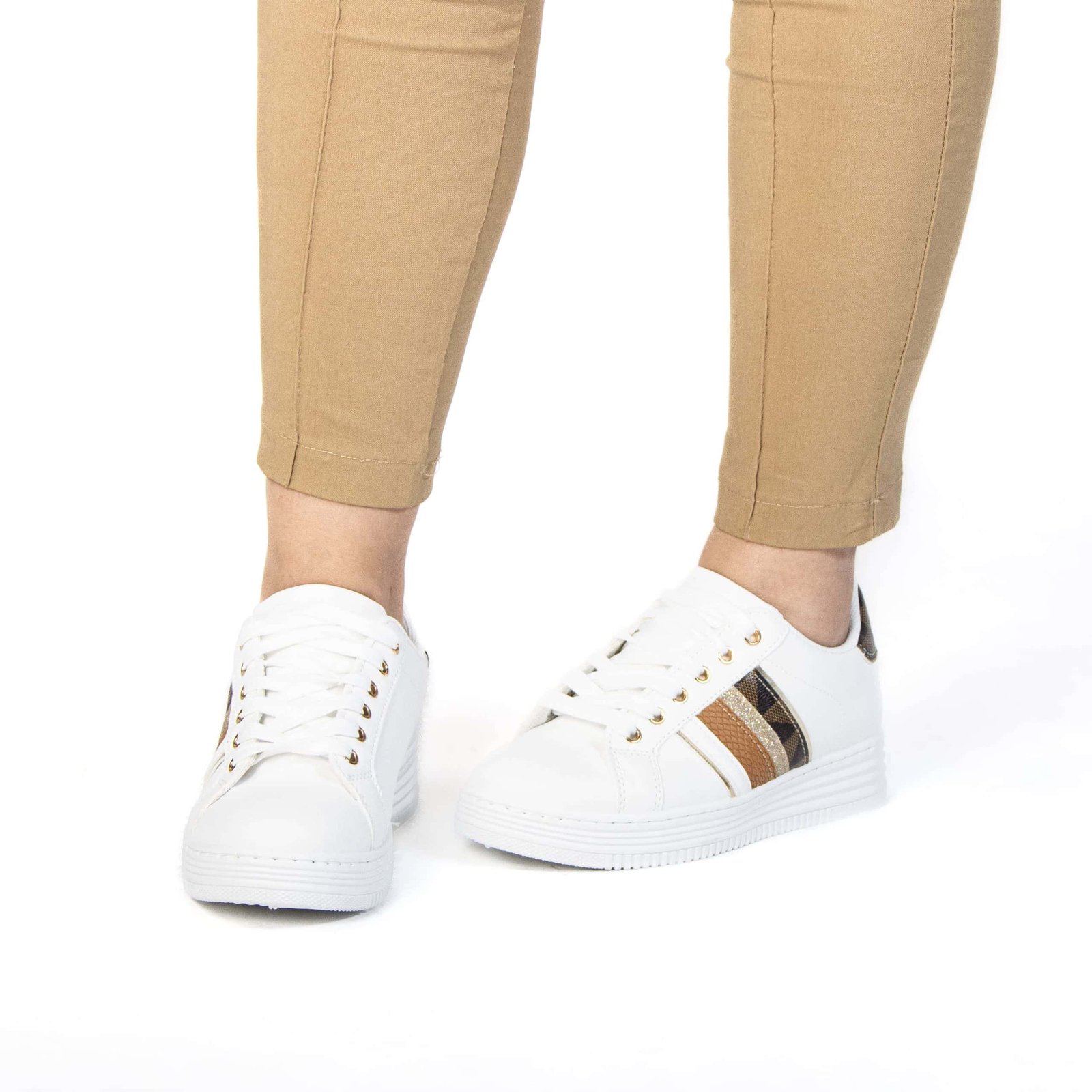 LILA – Baskets Femmes en Marron.