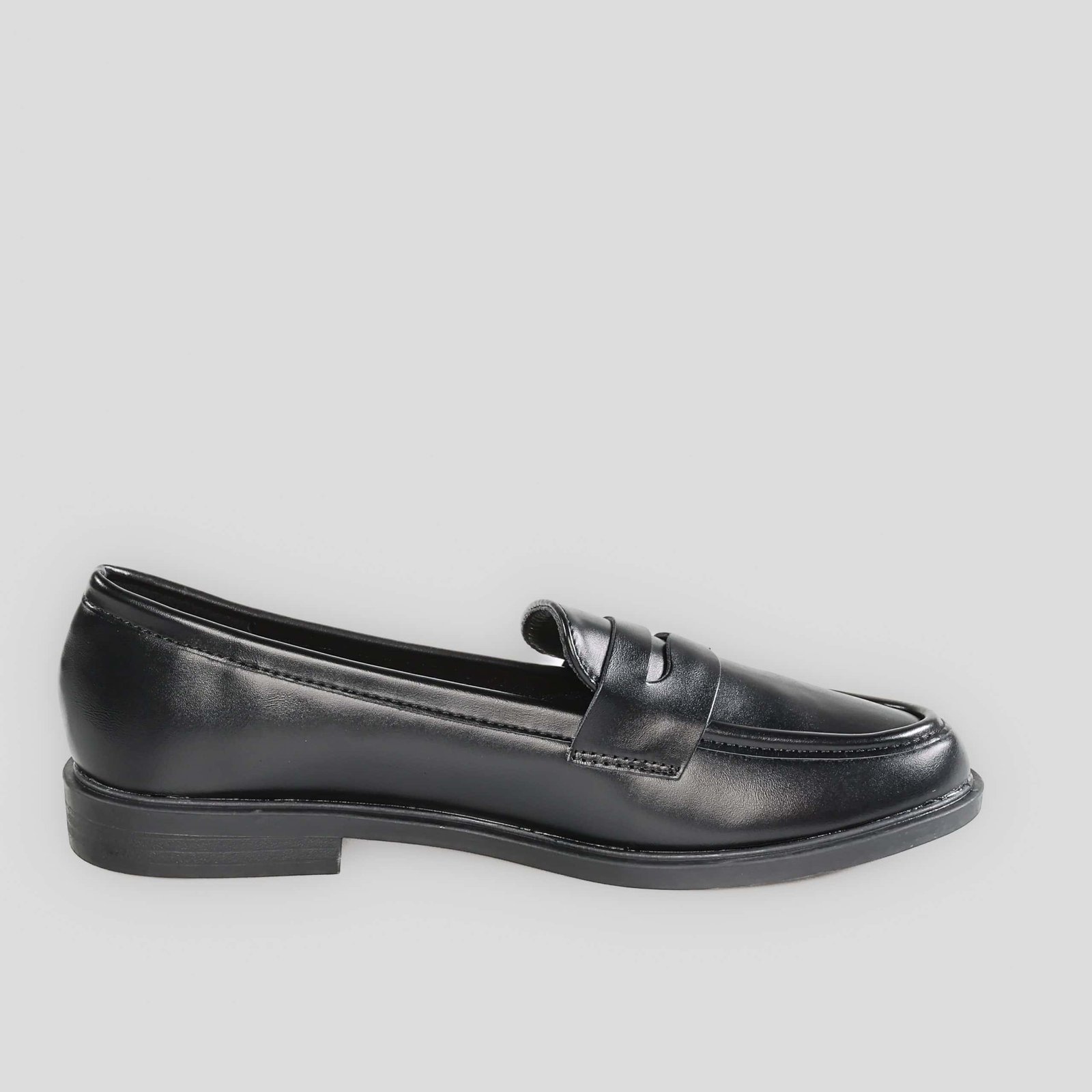 Roma – Mocassins Femmes en Noir.