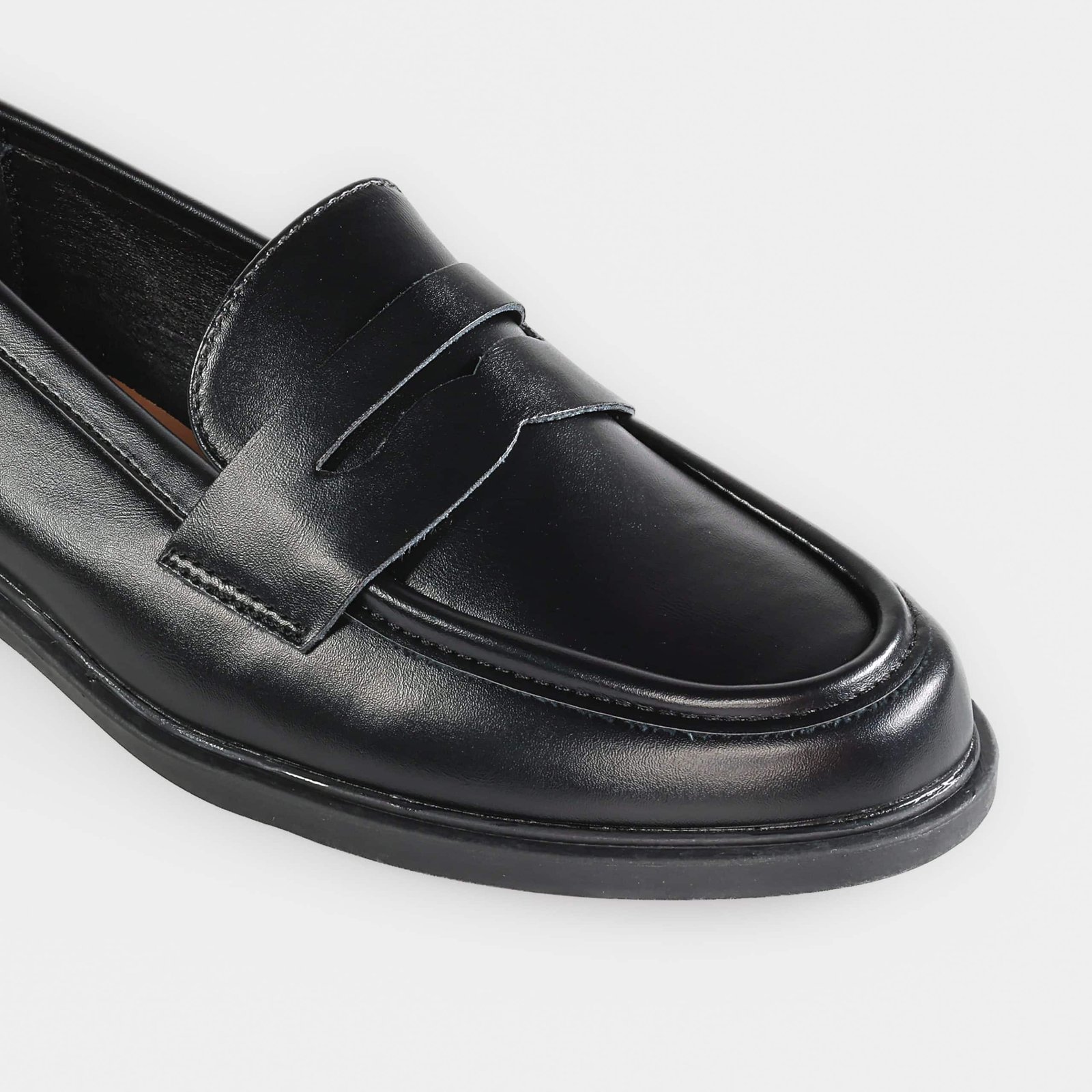 Roma – Mocassins Femmes en Noir.