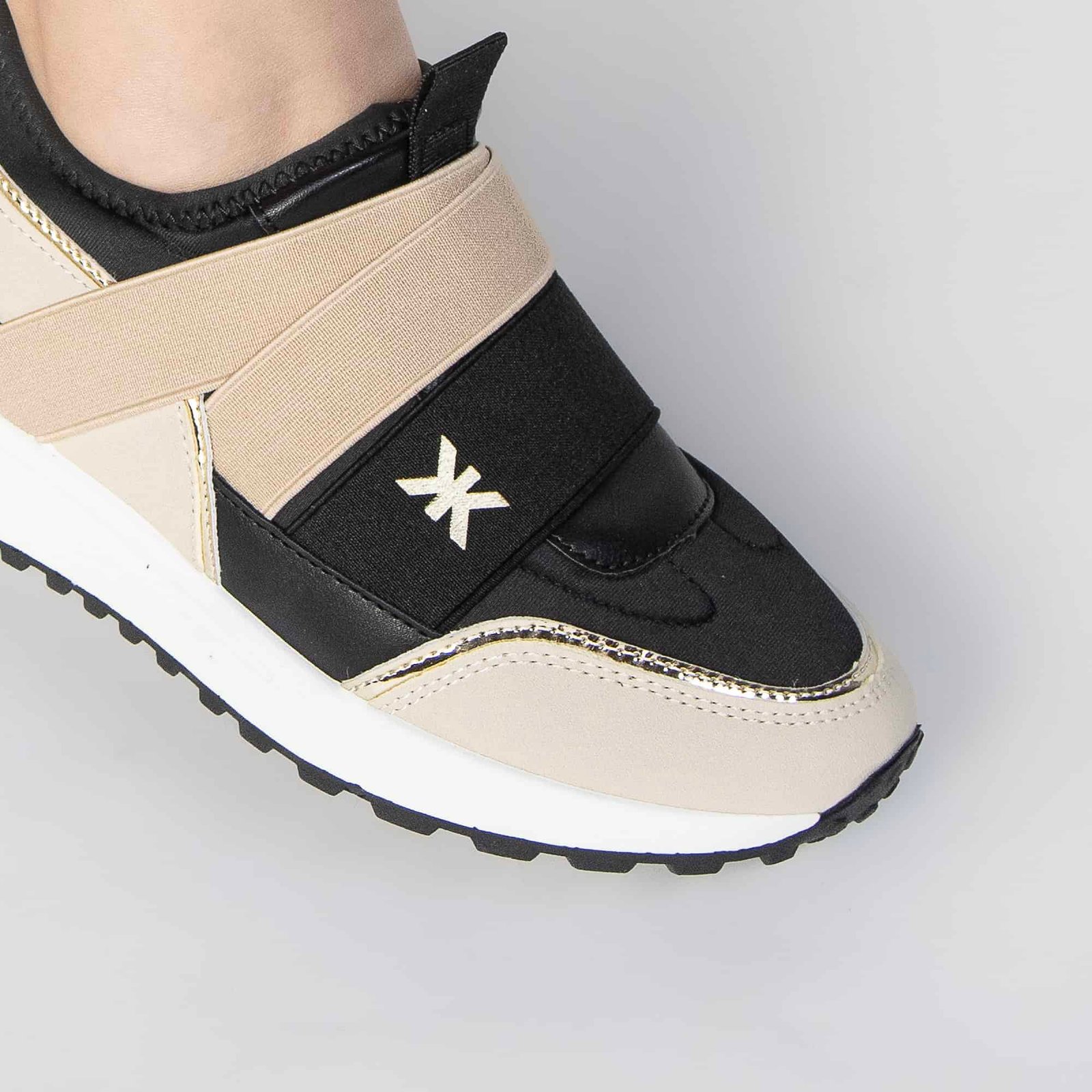 Melvine - Baskets Femmes en Beige.