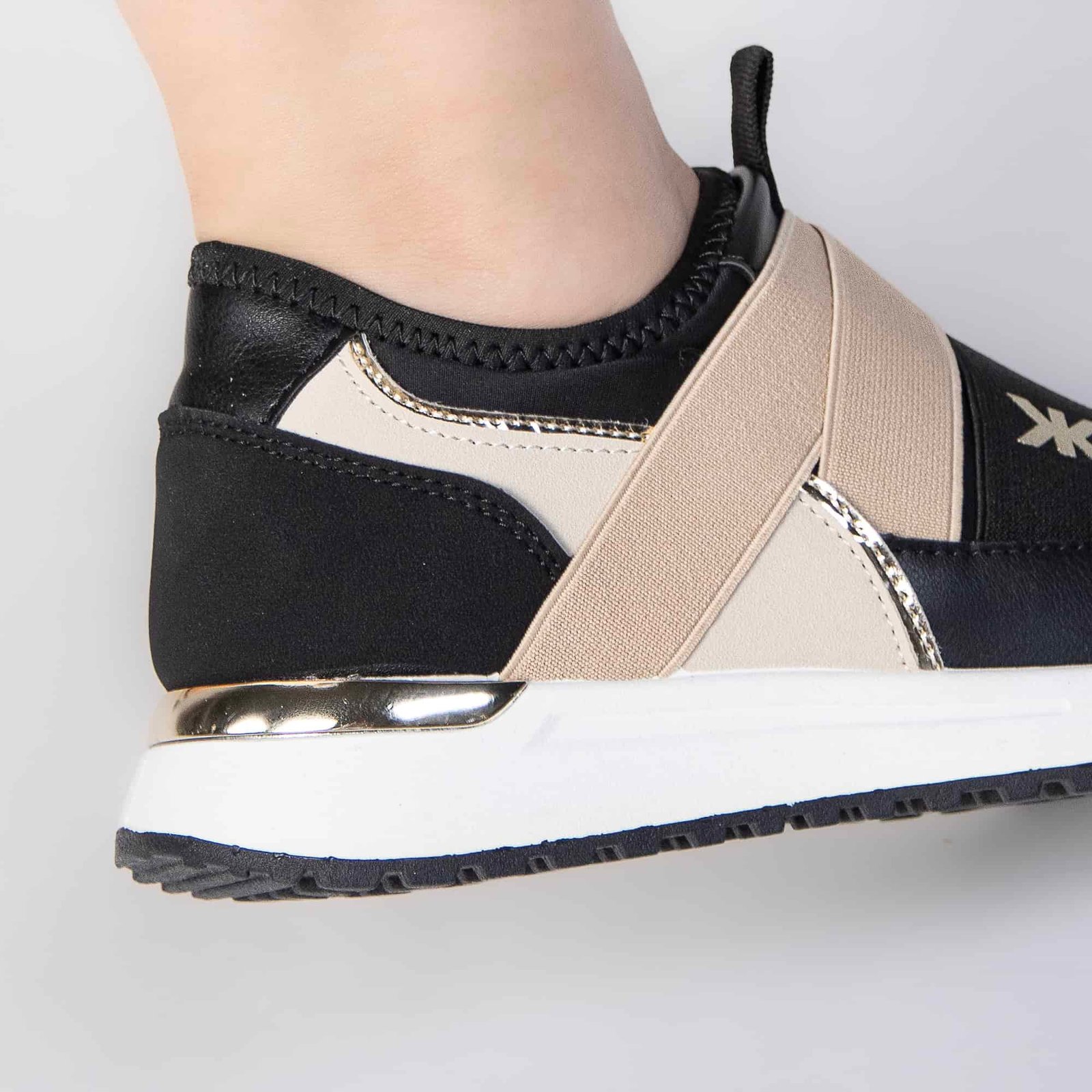 Melvine - Baskets Femmes en Beige.