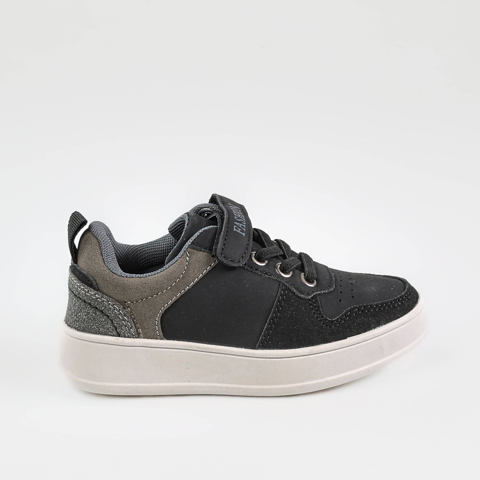 Nael – Baskets Enfants en Noir.