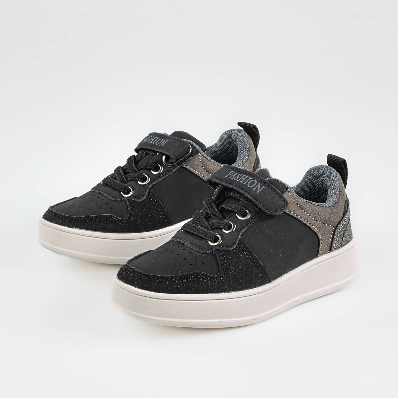 Nael – Baskets Enfants en Noir.