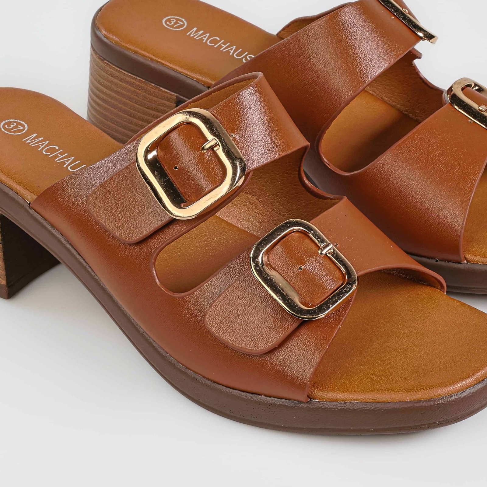 Sève – Sandales demi talon en Camel.