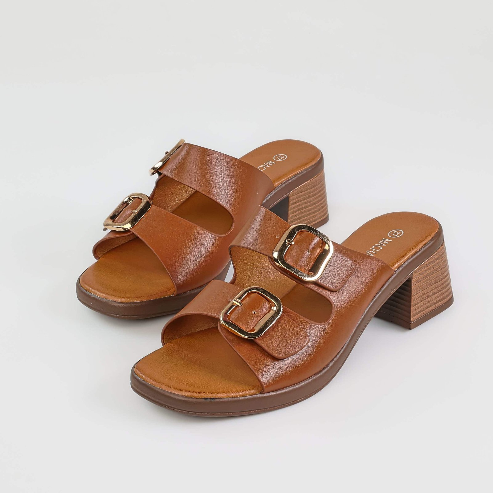 Sève – Sandales demi talon en Camel.