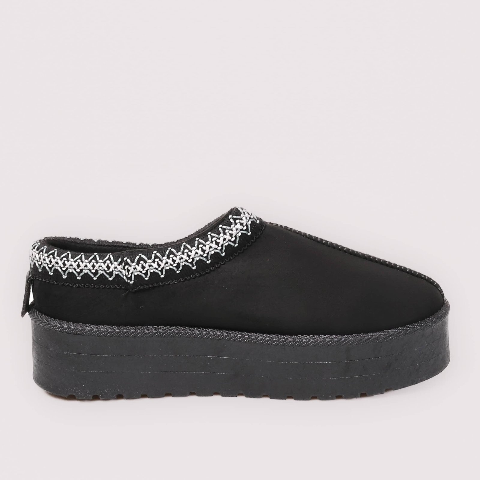 Dorisa – Chaussons Femmes en Noir.