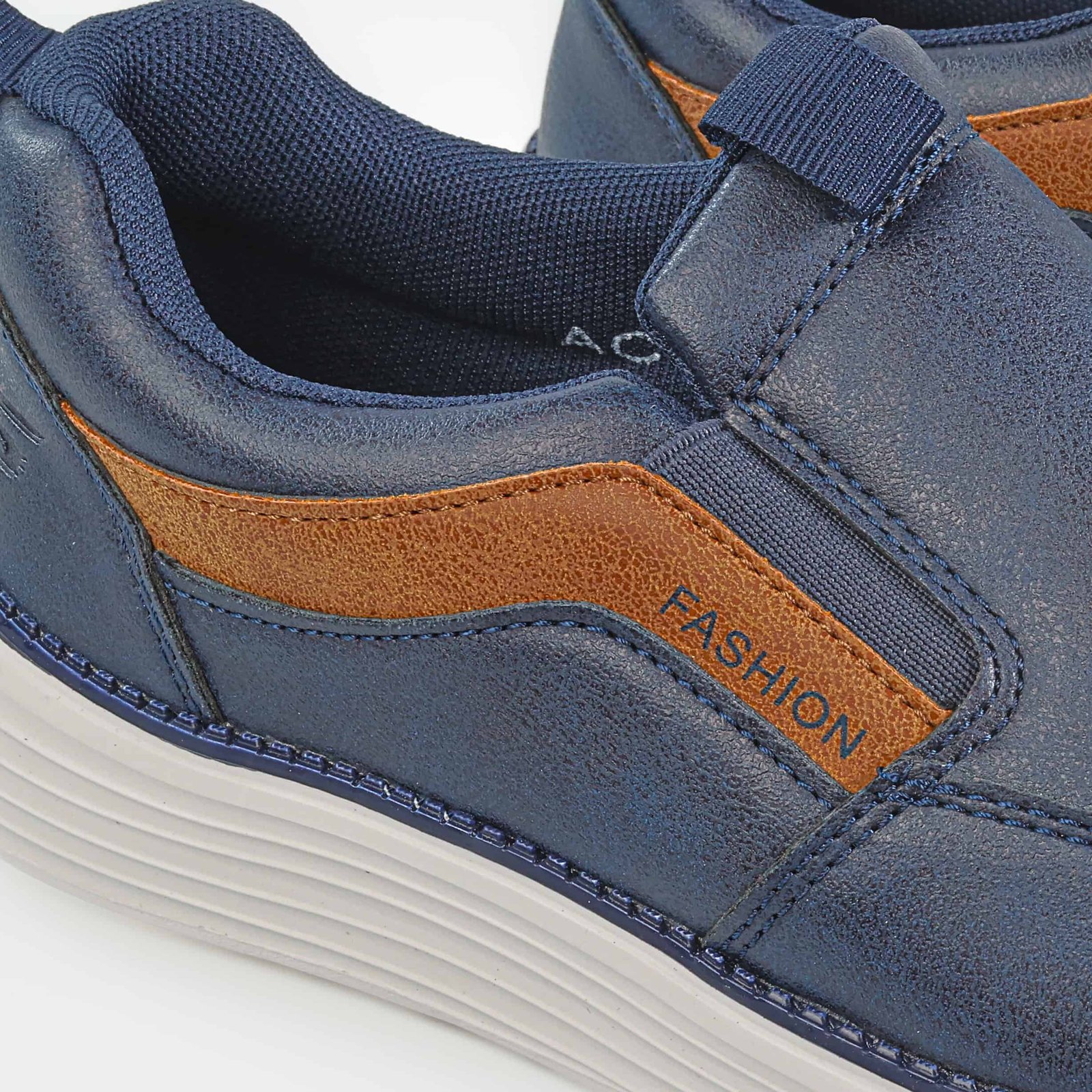 Rifty – Baskets Enfants en Bleu.