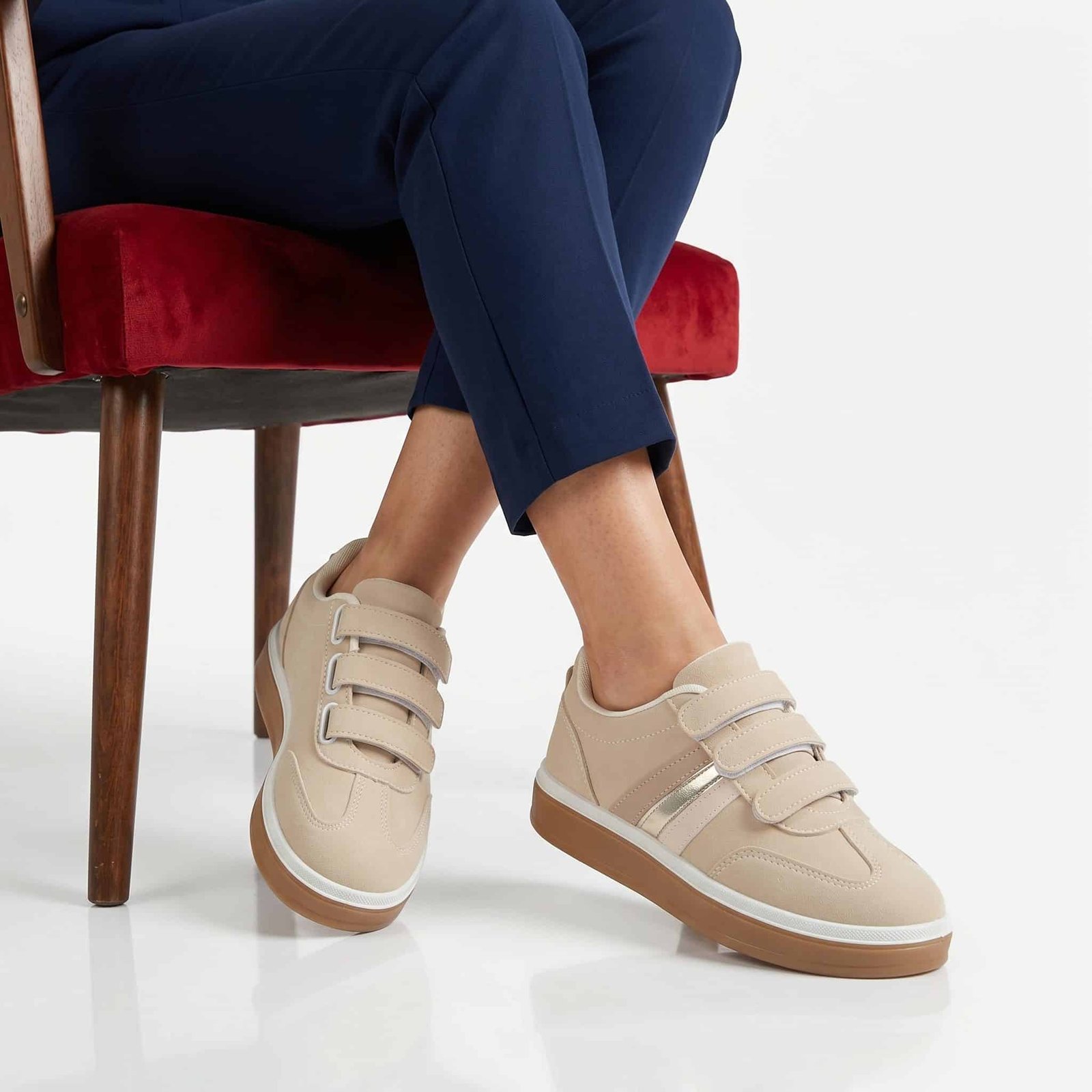 Nova – Baskets Femmes en Beige.
