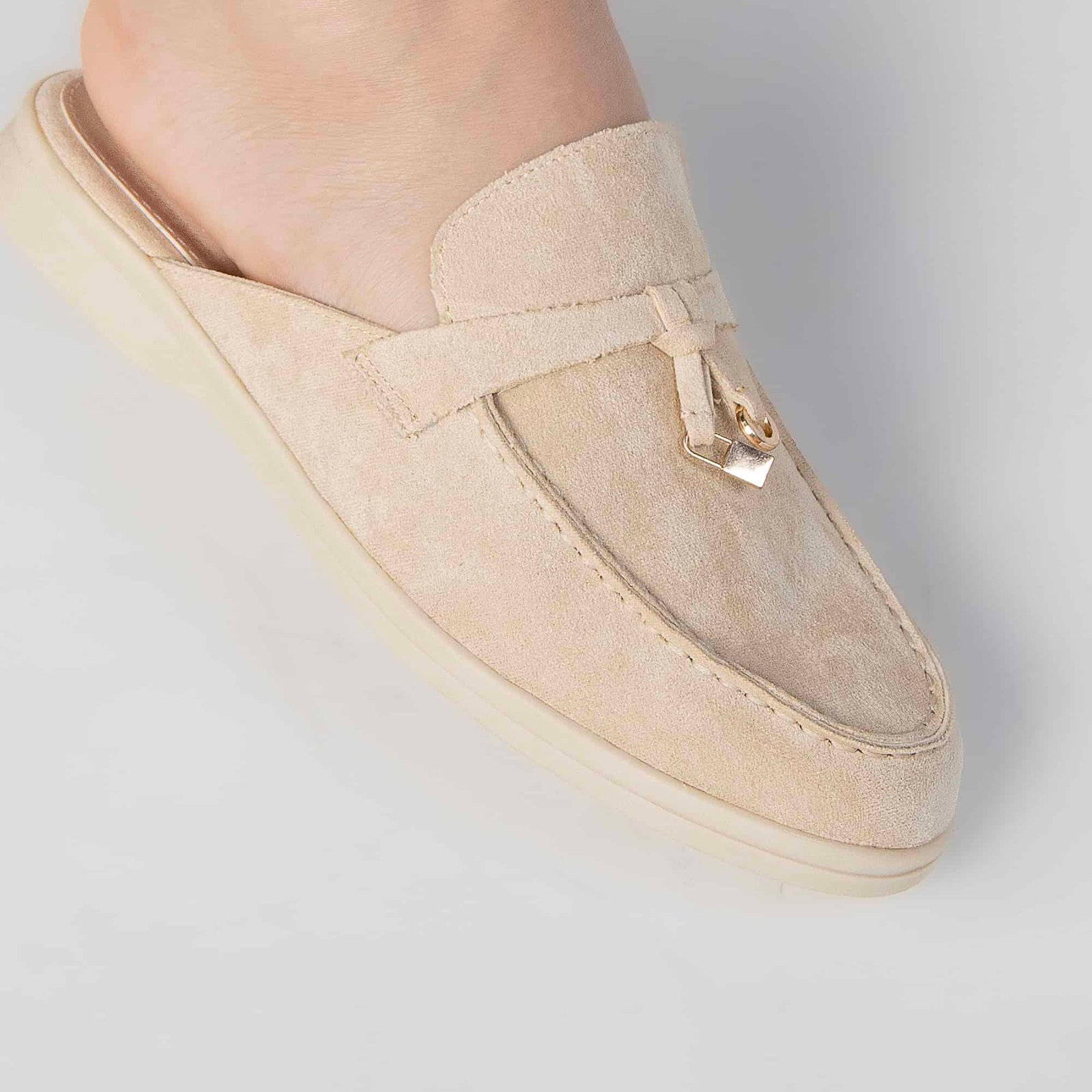 CATALEO - Mules femmes en Beige.