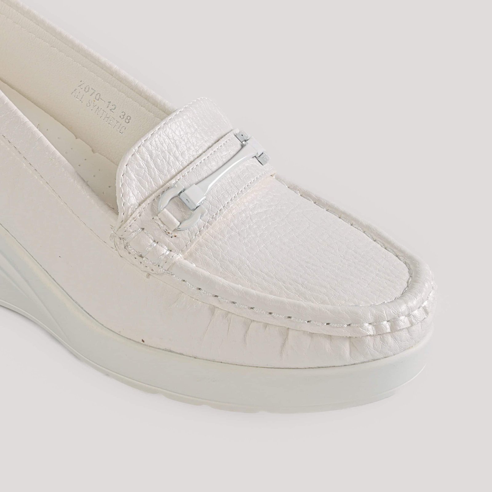 Nova – Mocassins compensées en Blanc cassé.