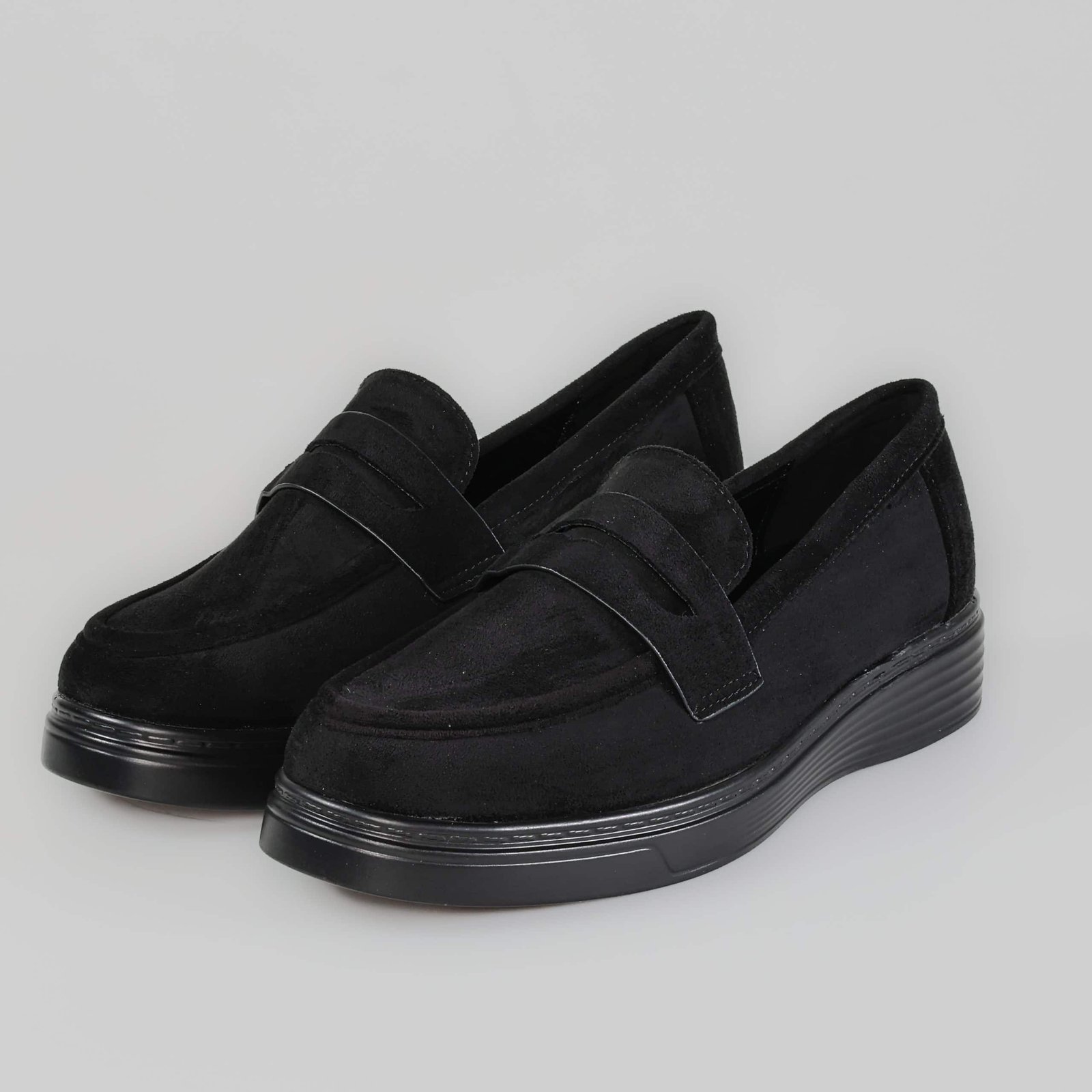 Losy – Derbies Femmes en Noir.