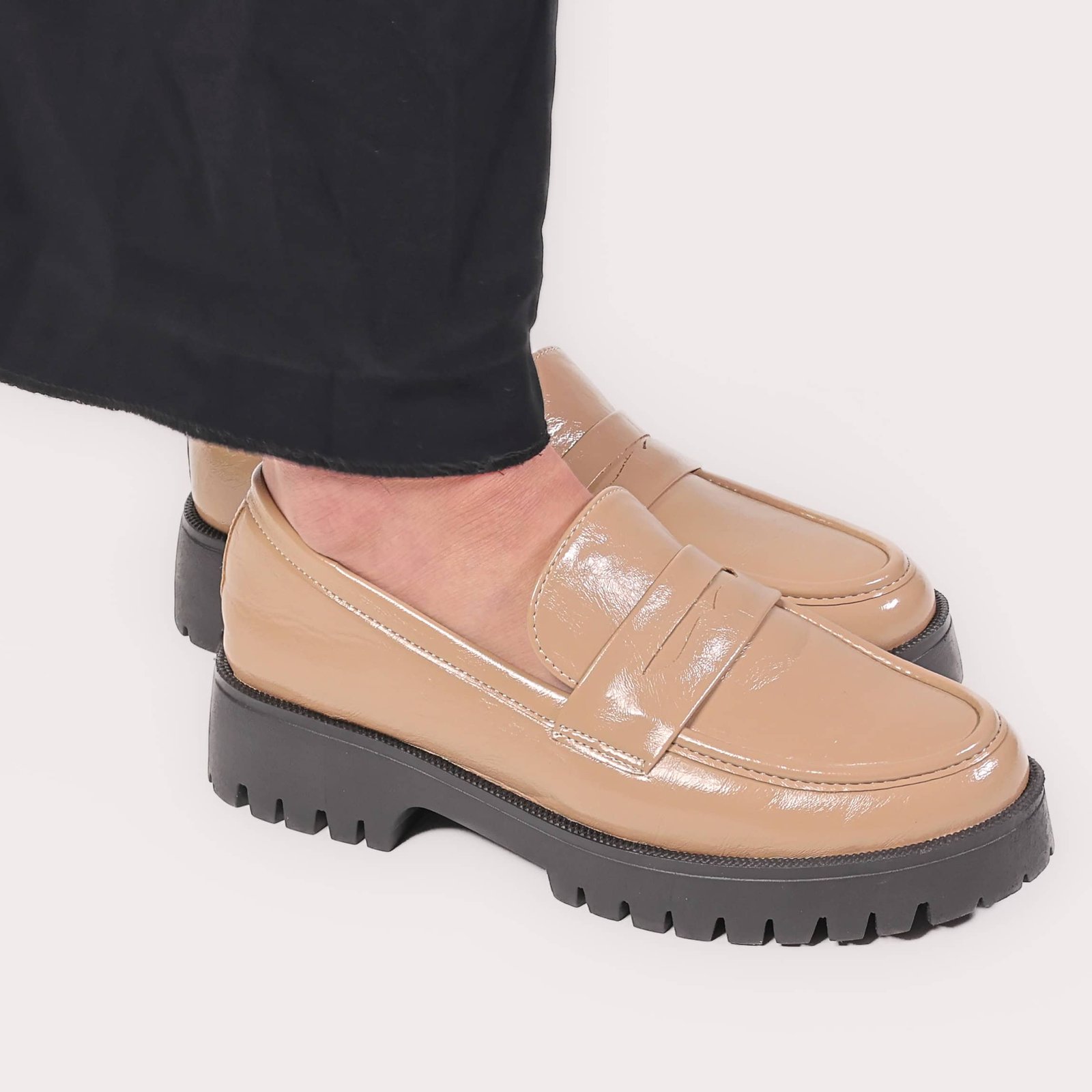 Valiny – Derbies Femmes en Kaki.
