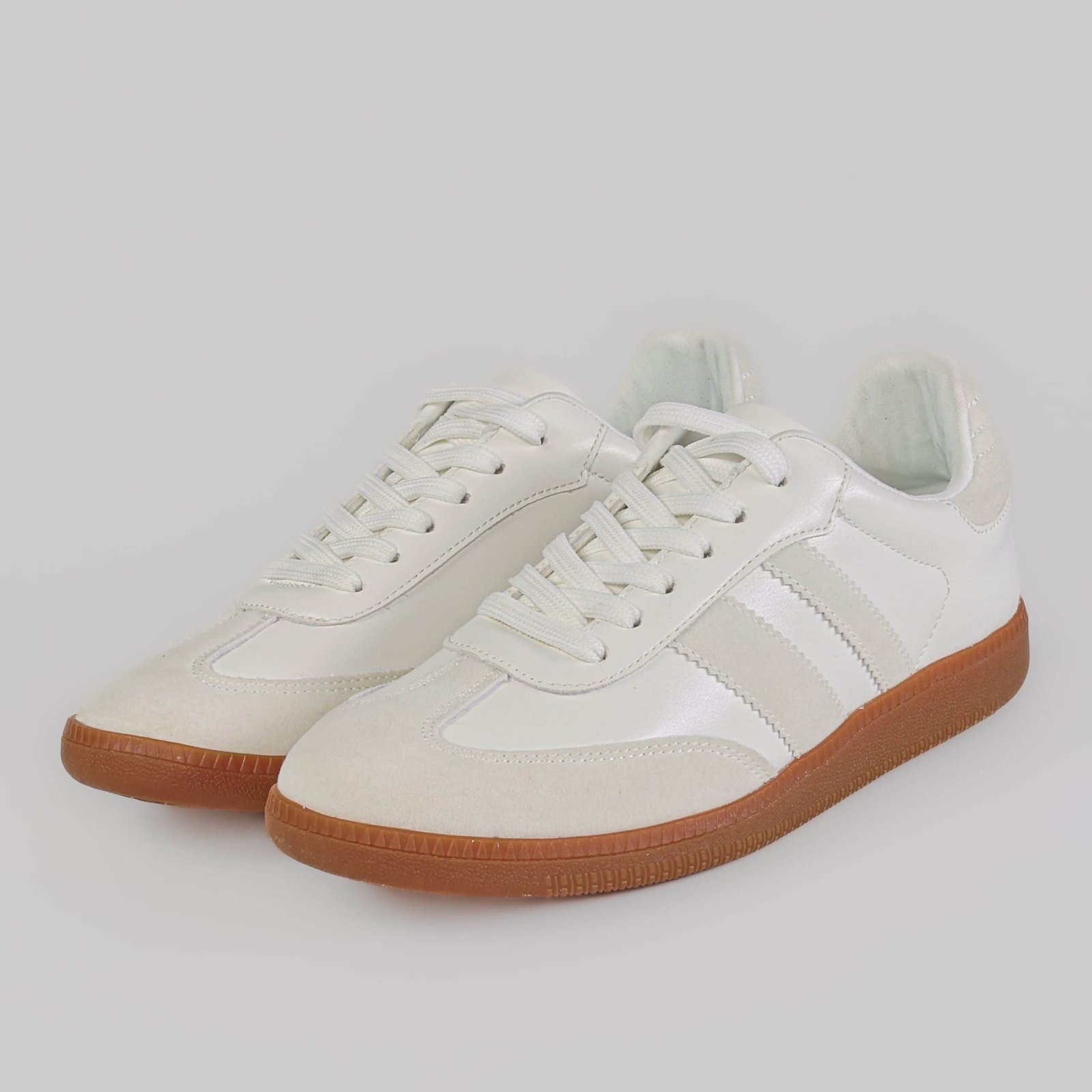 Jolly – Baskets Femmes en Blanc.