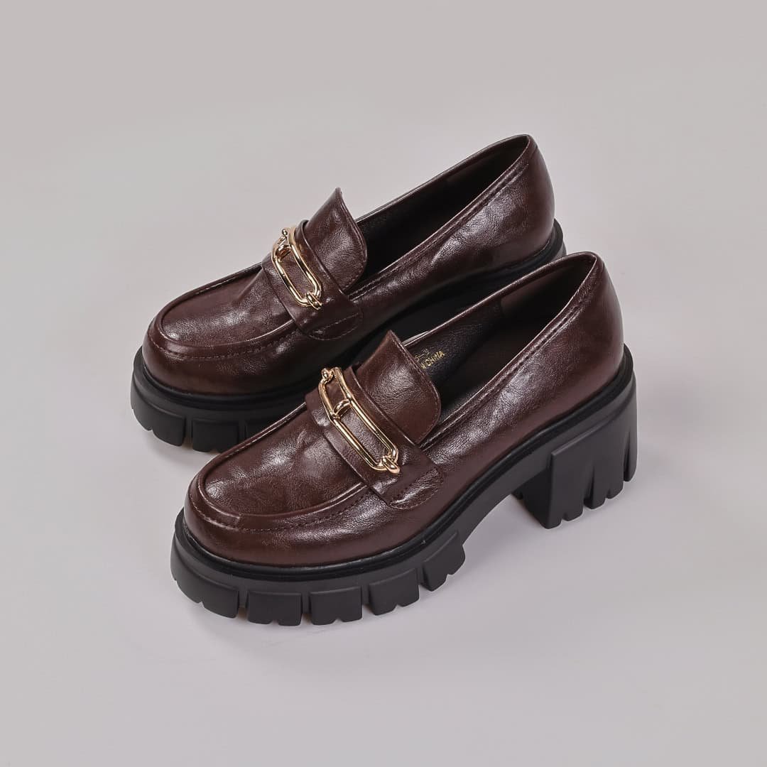 Lilas – Derbies à talon en Marron.