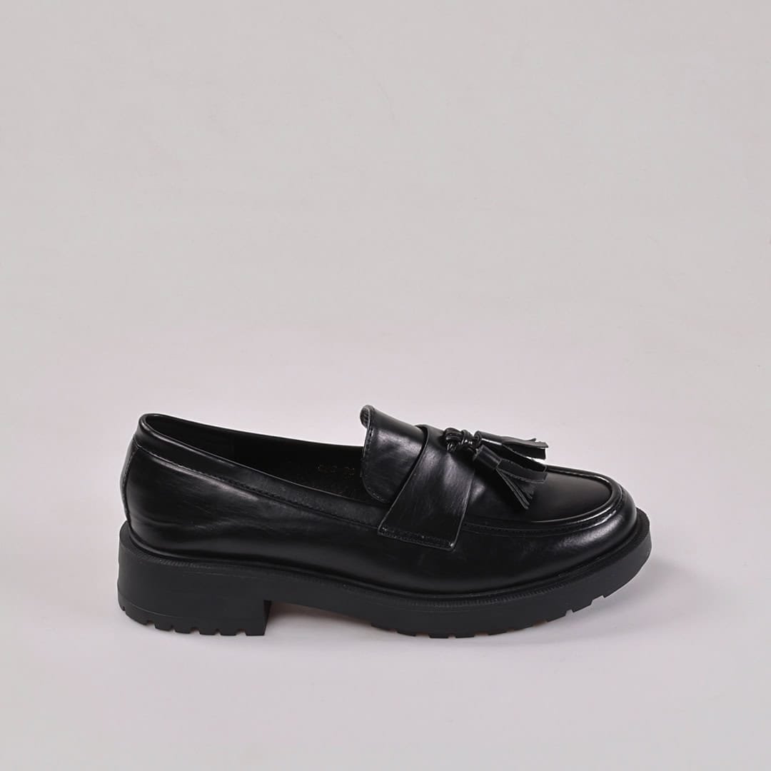 TAMILA – Derbies Femmes en Noir.