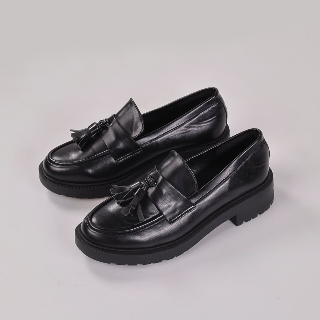 TAMILA – Derbies Femmes en Noir.