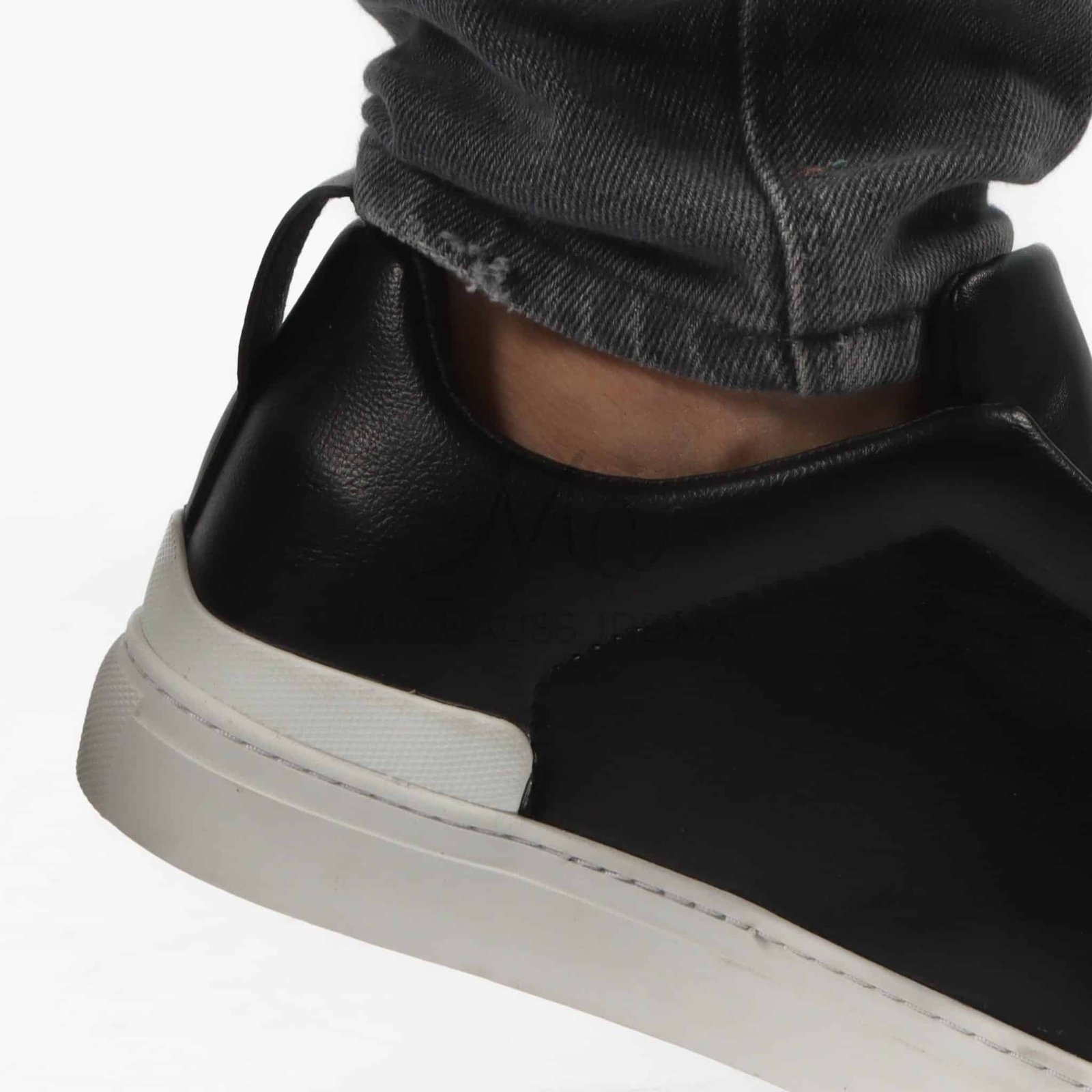 Quantum - Baskets Hommes en Cuir Noir.