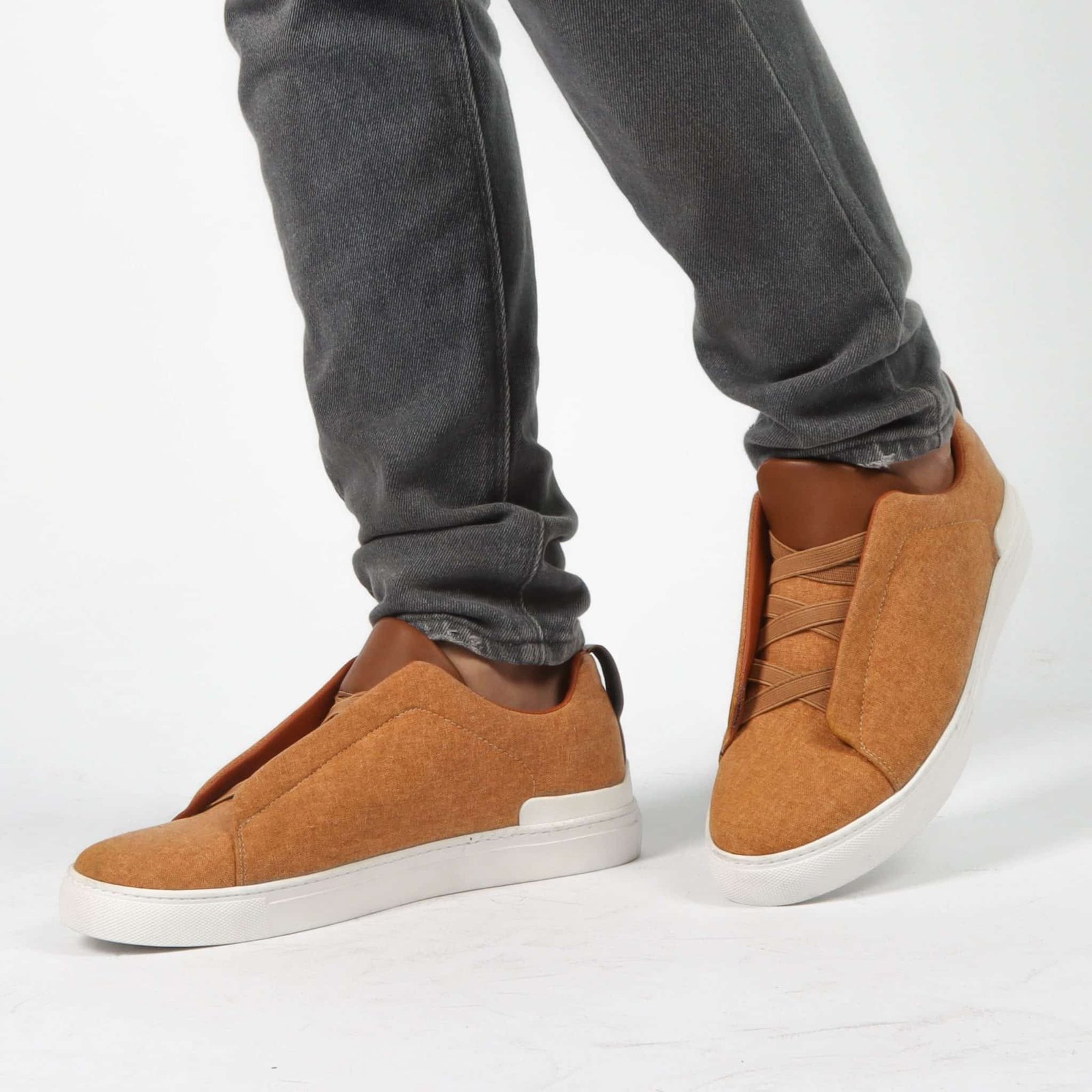 Quantum - Baskets Hommes en Marron.