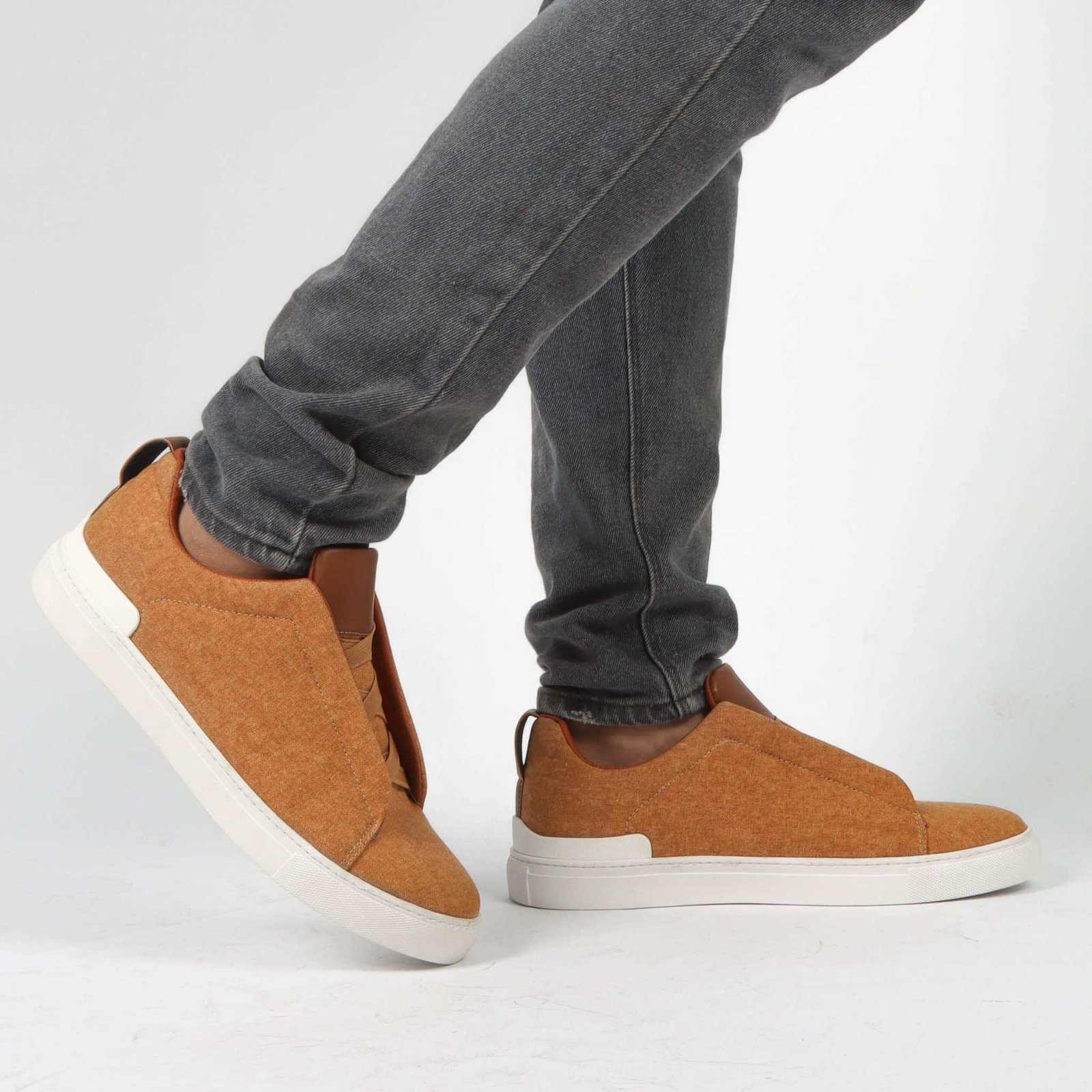 Quantum - Baskets Hommes en Marron.