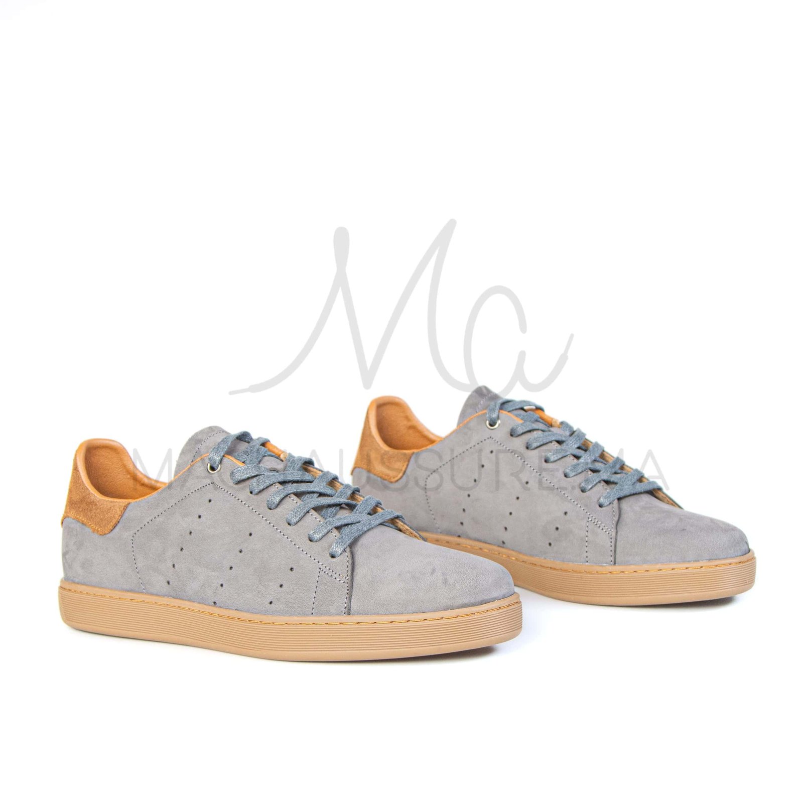 Magnat – Baskets hommes en Nubuck Gris.