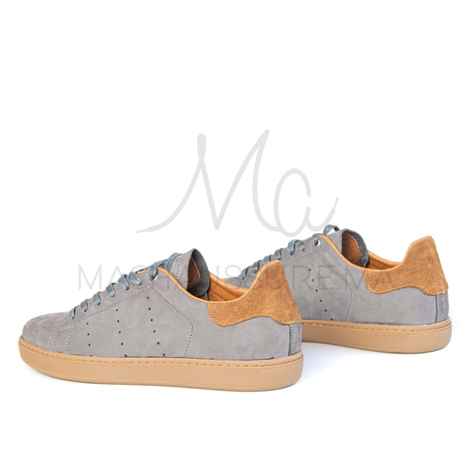 Magnat – Baskets hommes en Nubuck Gris.