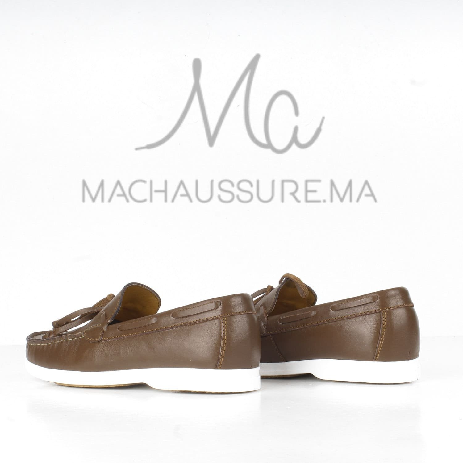 PIER-ONE Chaussures bateau en Cuir Marron.