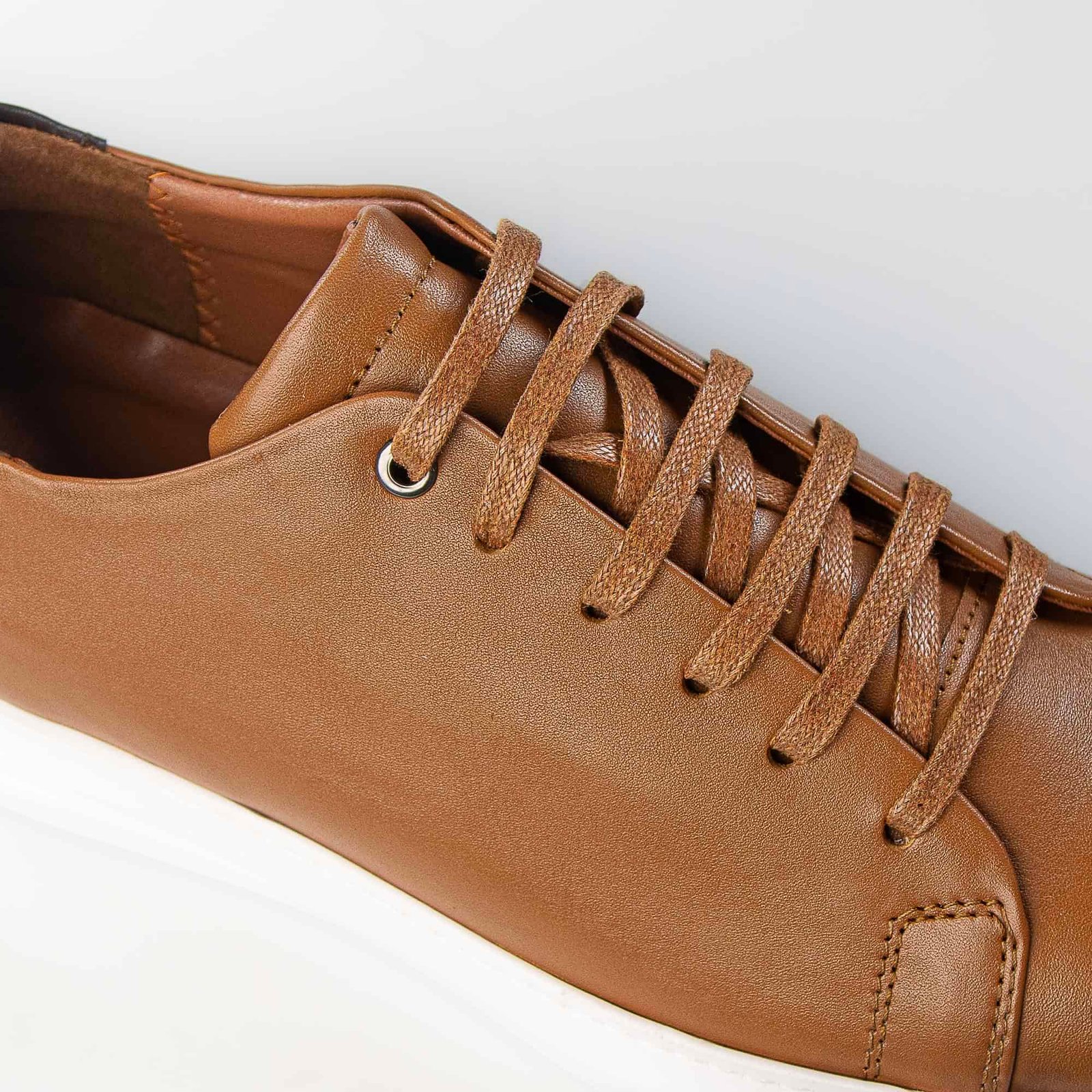 Velocity - Baskets confortables en Tabac.