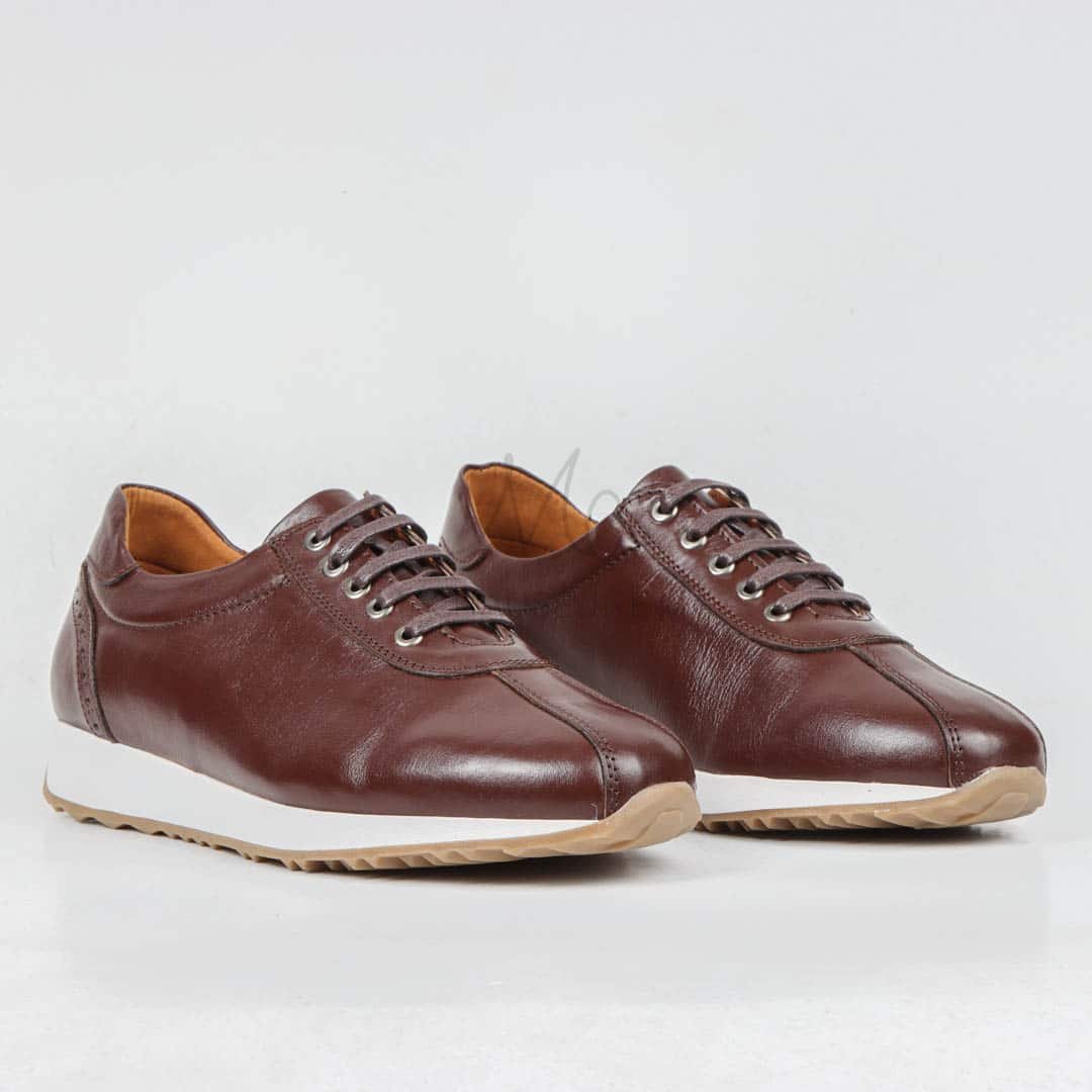 IOBATES - Baskets 100 %Cuir en Marron.