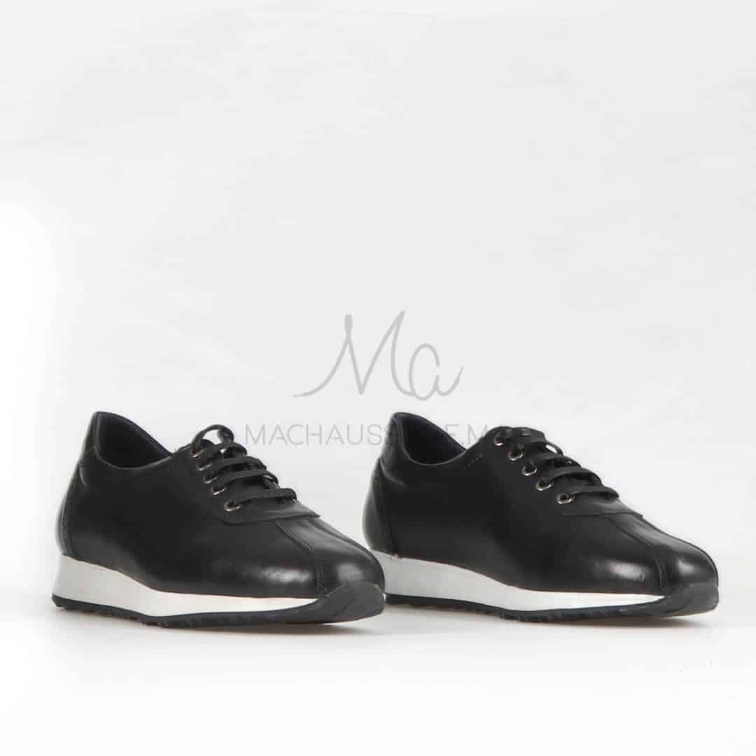 IOBATES - Baskets 100 %Cuir en Noir.