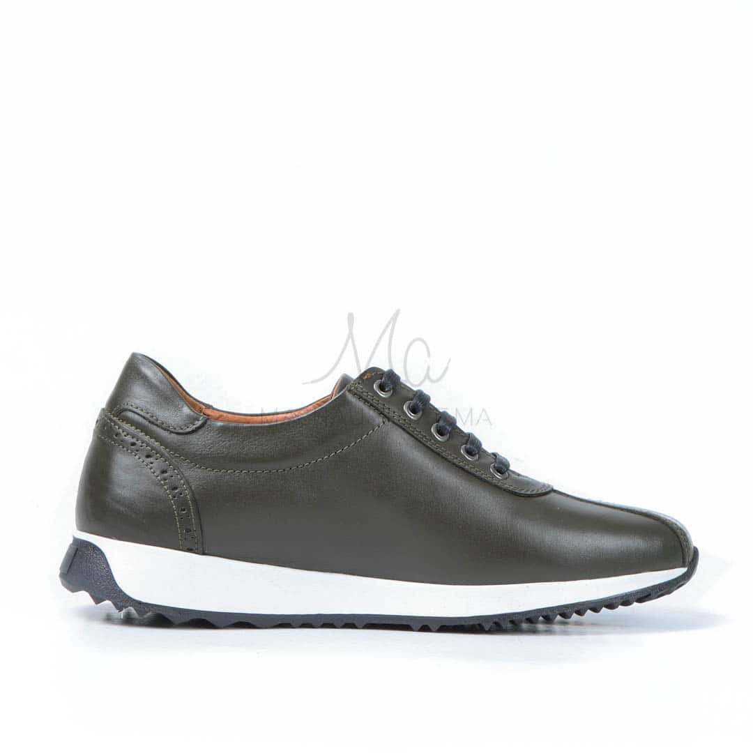 IOBATES - Baskets 100 %Cuir en Vert.