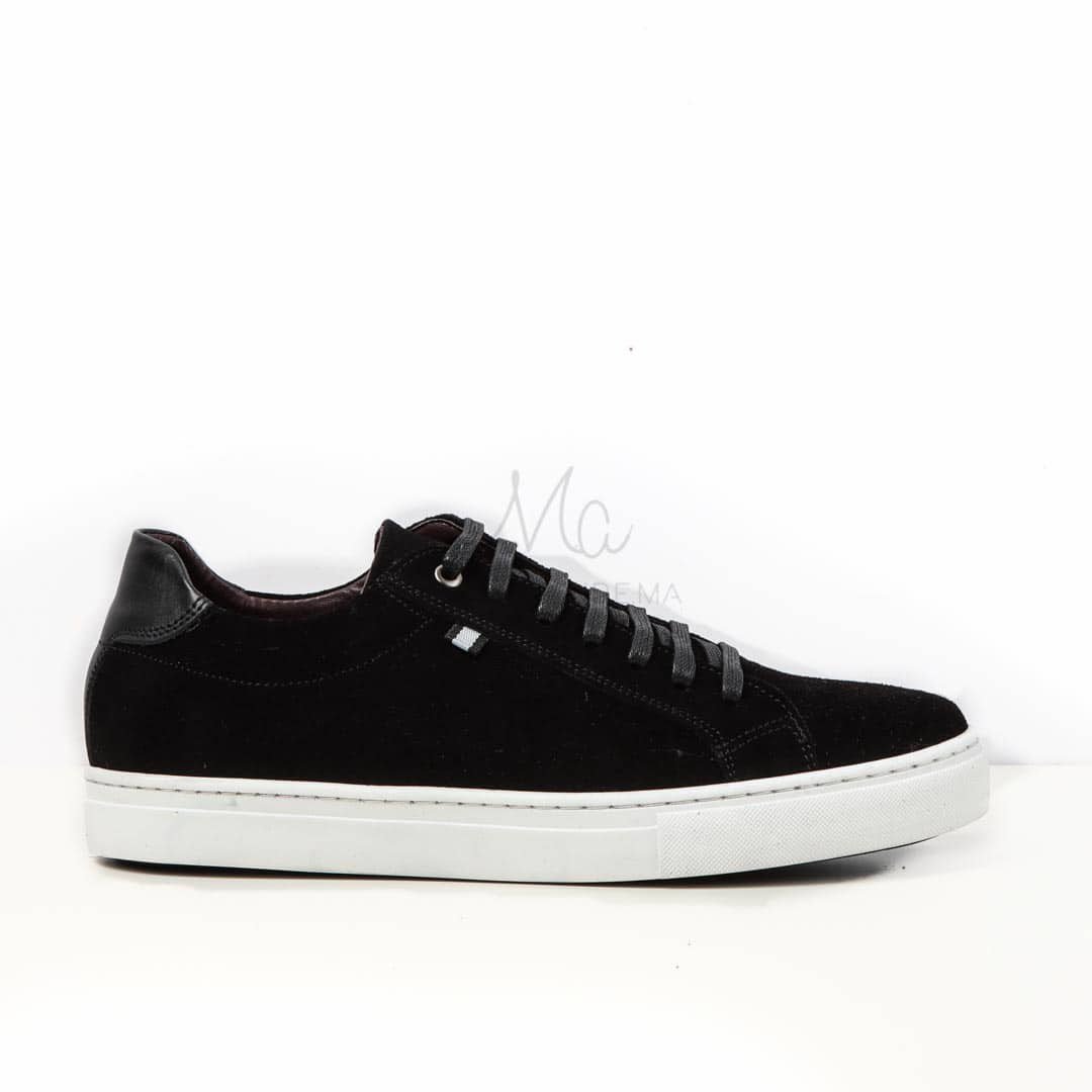 Baskets Basses en Daim - Noir.