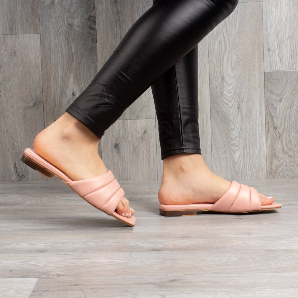 Puffy Steps - Sandales plates en Rose.