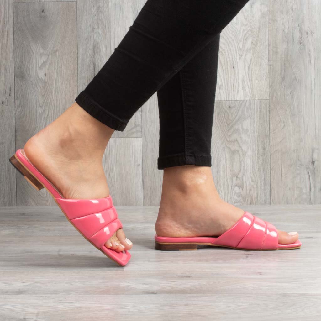 Puffy Steps - Sandales plates en Rose.